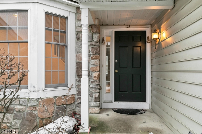 7 Patriot Hill Dr