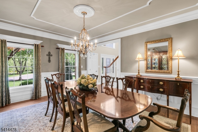 33 Saint Nickolas Way