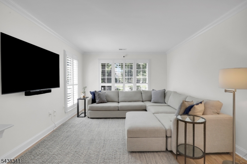 10 Raleigh Ct