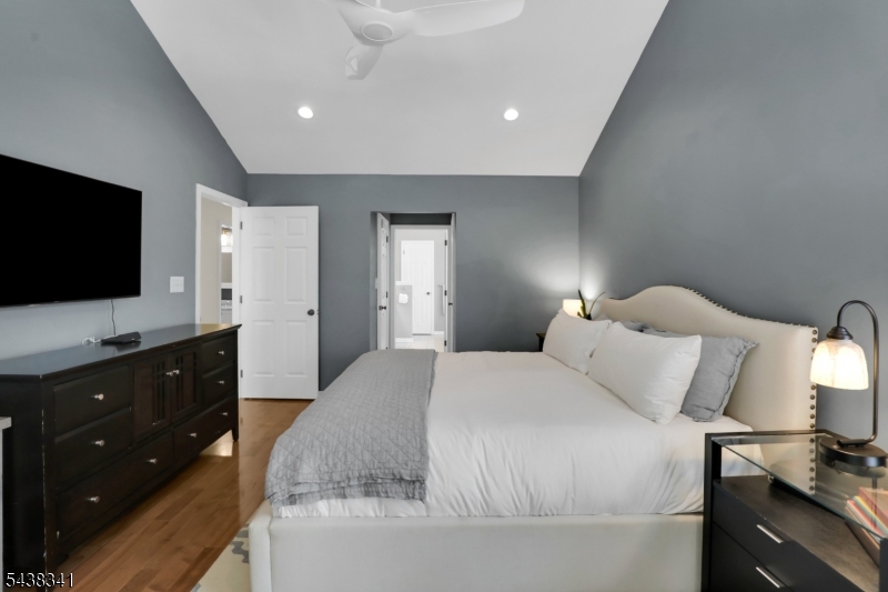 10 Raleigh Ct