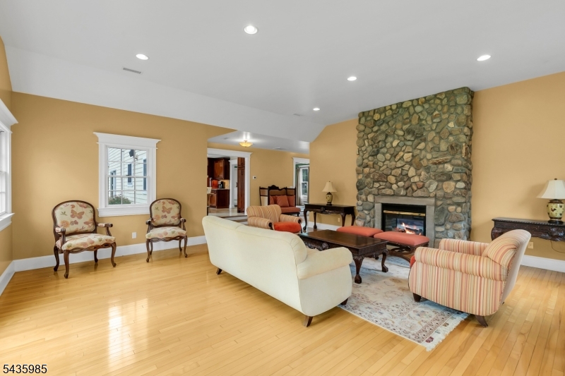 1265 Mount Airy Rd