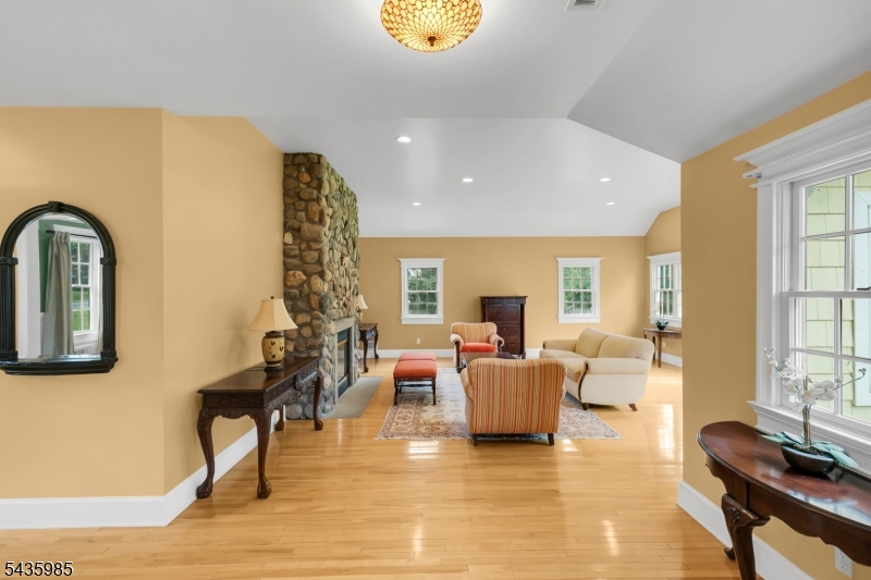 1265 Mount Airy Rd