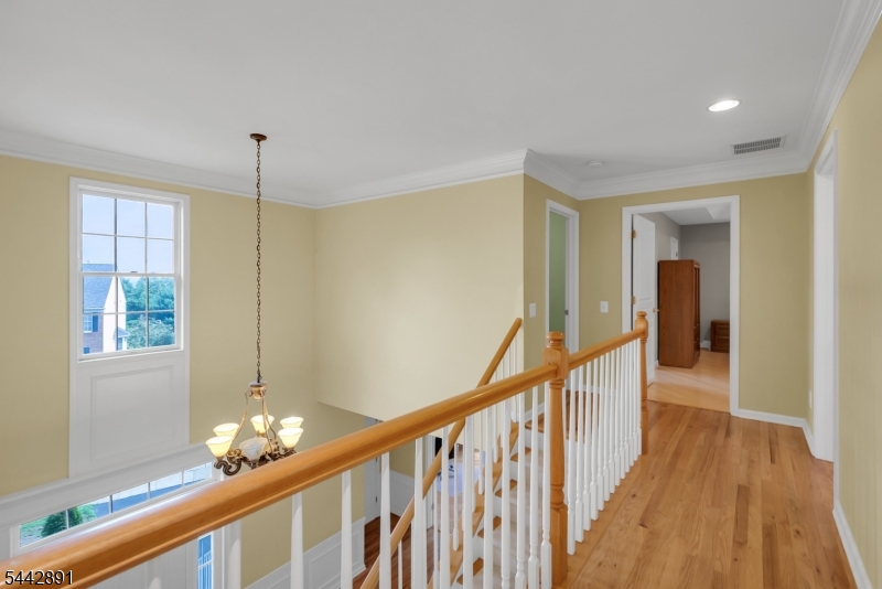 16 Bedford Dr