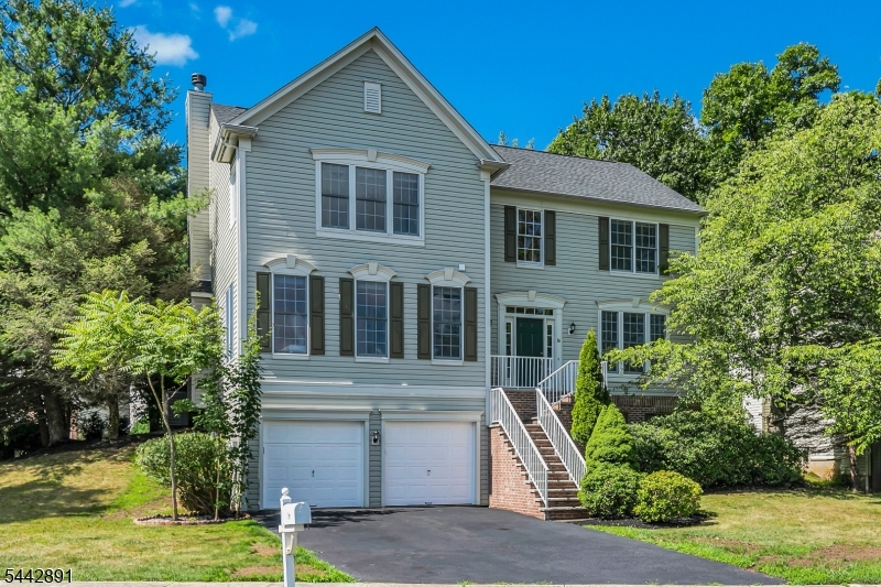 16 Bedford Dr