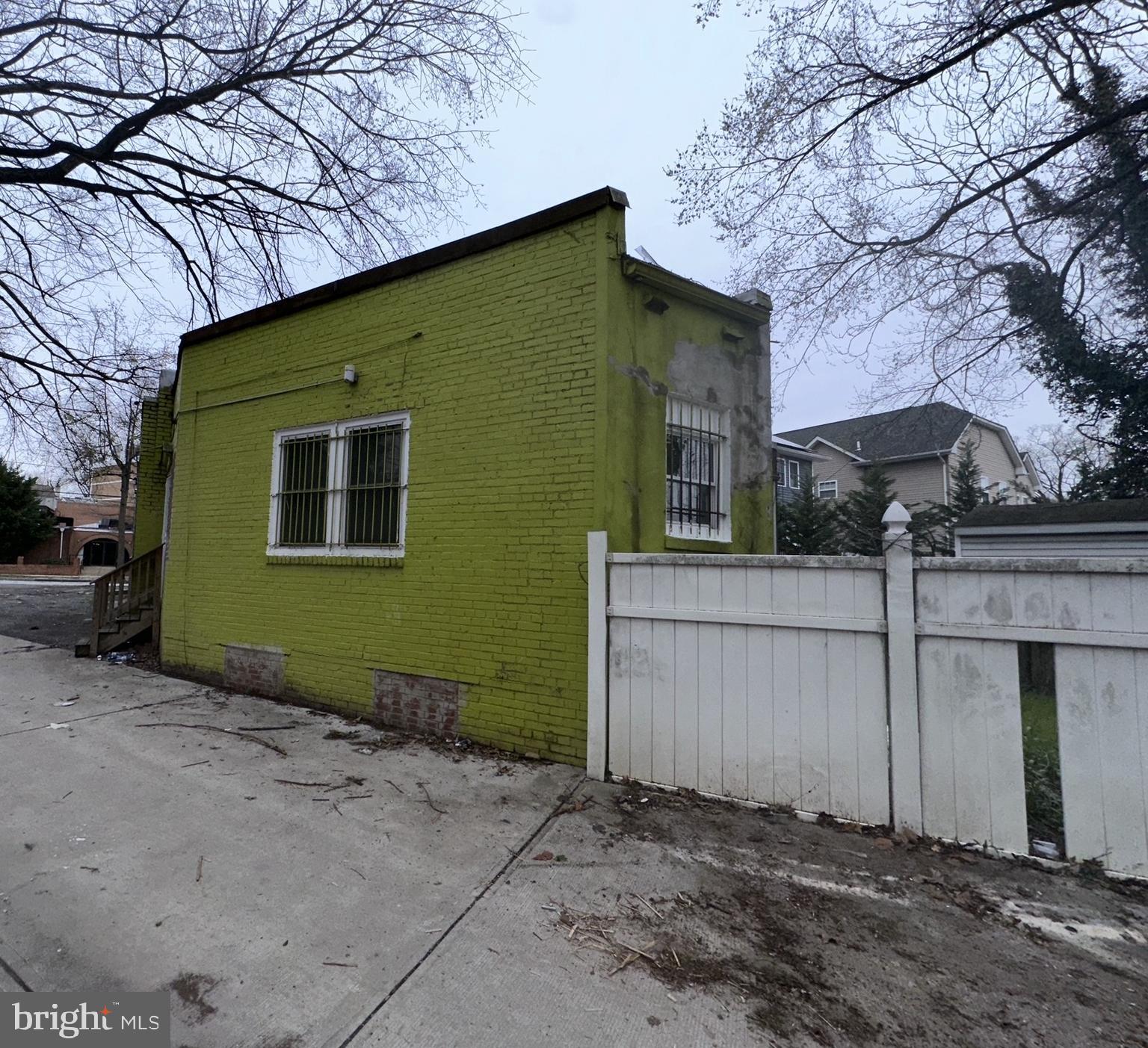 2409 FRANKLIN STREET NE