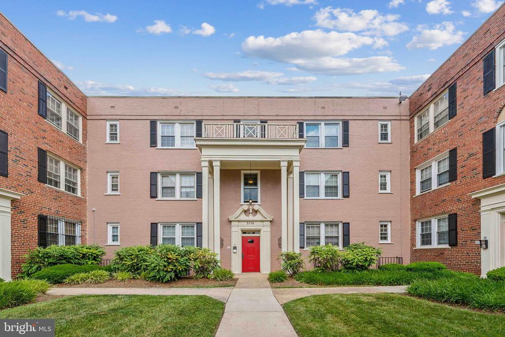 2008 FORT DAVIS STREET SE 301