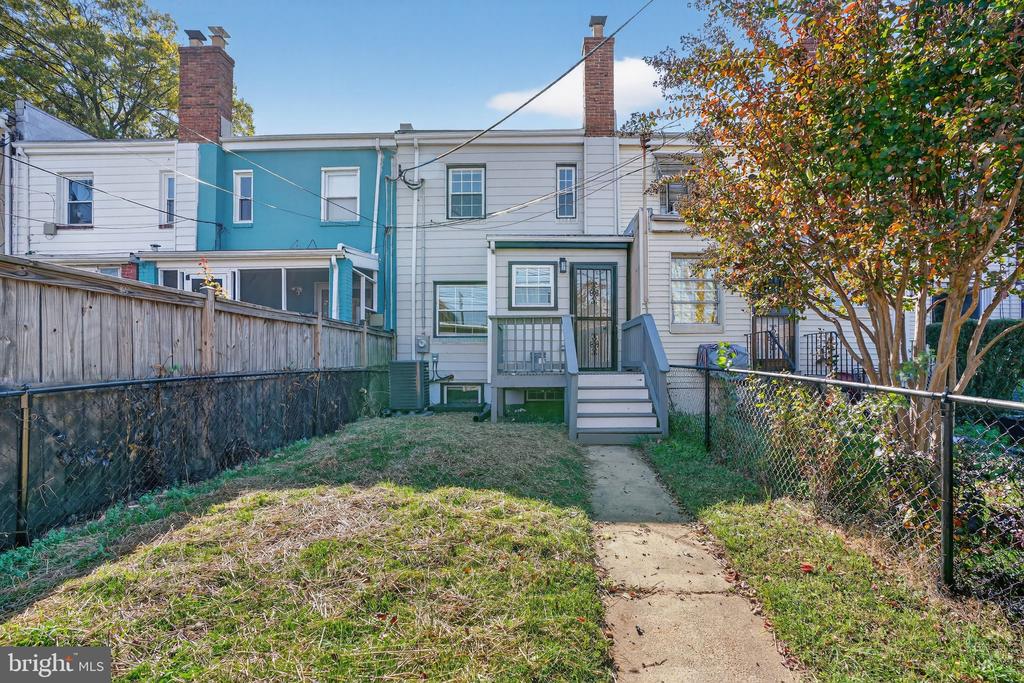 3424 EADS STREET NE