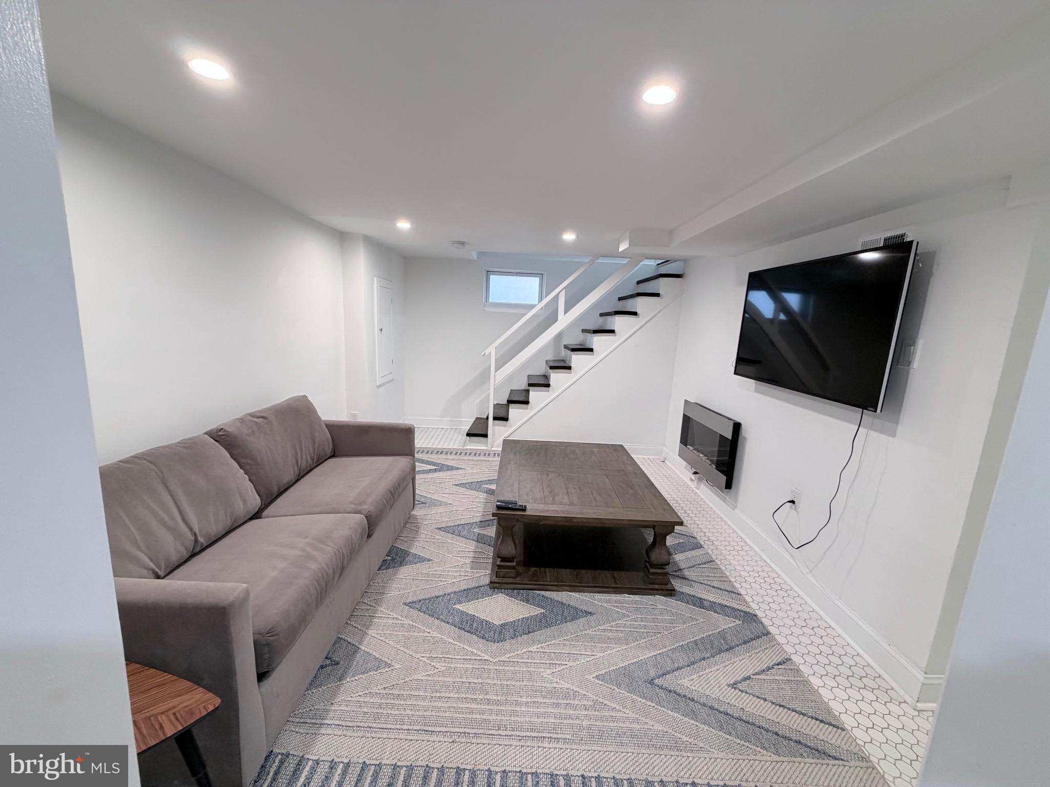 805 MALCOLM X AVENUE SE