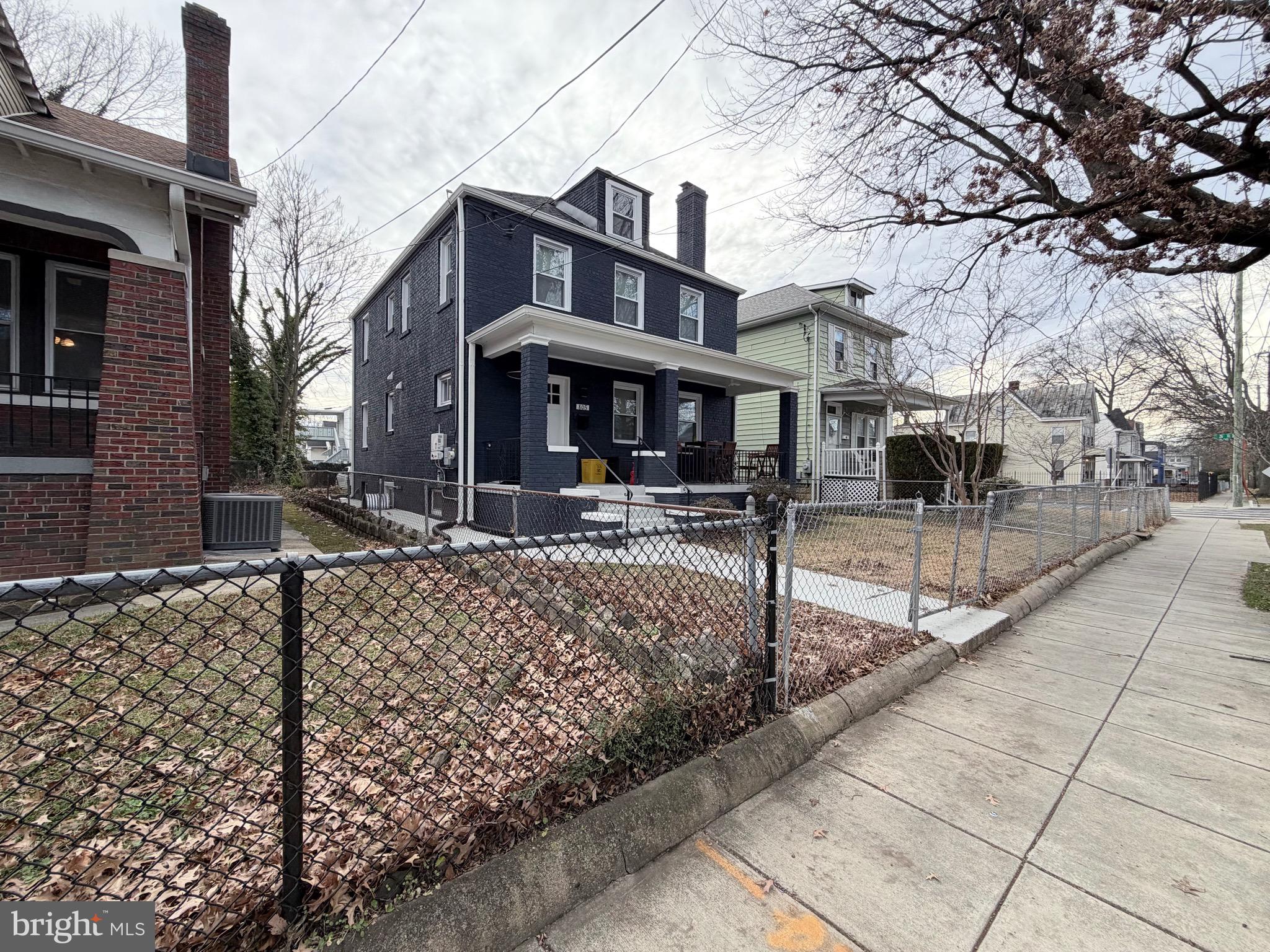 805 MALCOLM X AVENUE SE