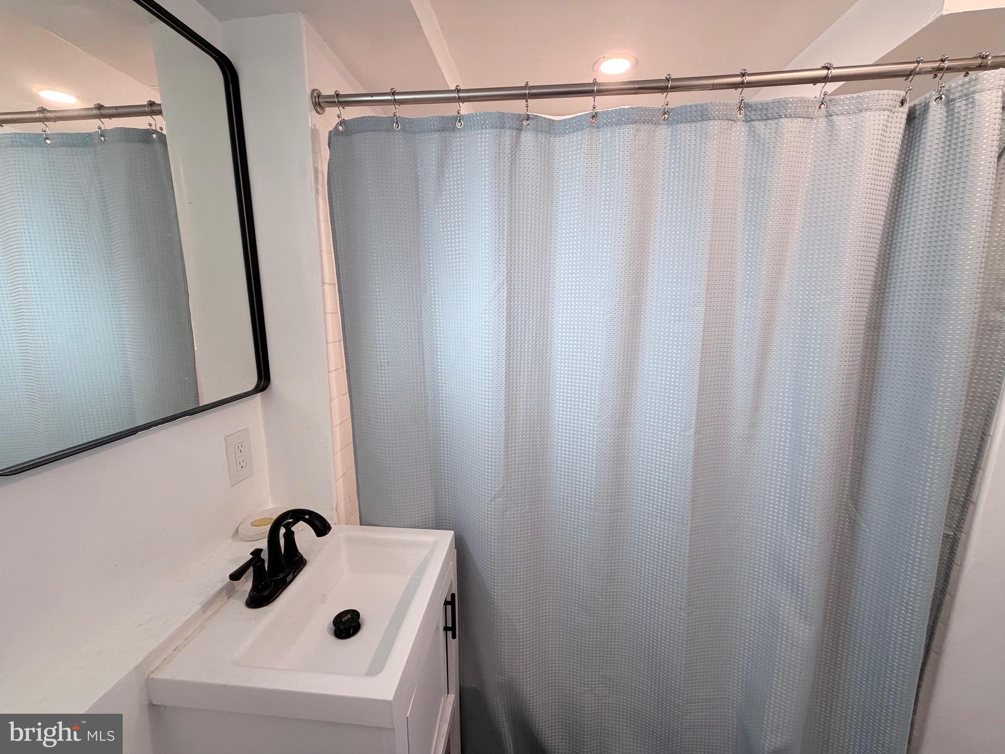 805 MALCOLM X AVENUE SE