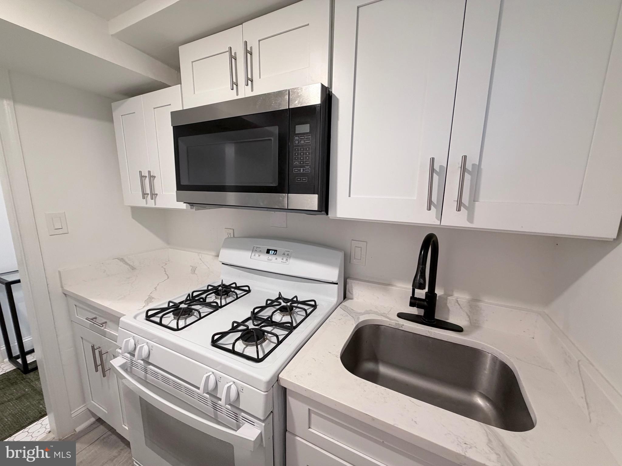 805 MALCOLM X AVENUE SE