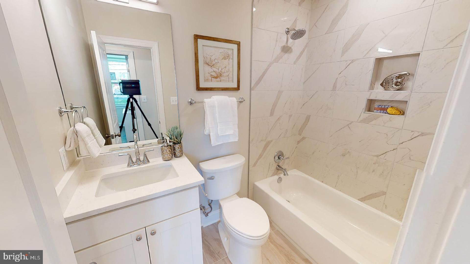 220 HAMILTON STREET NW C02