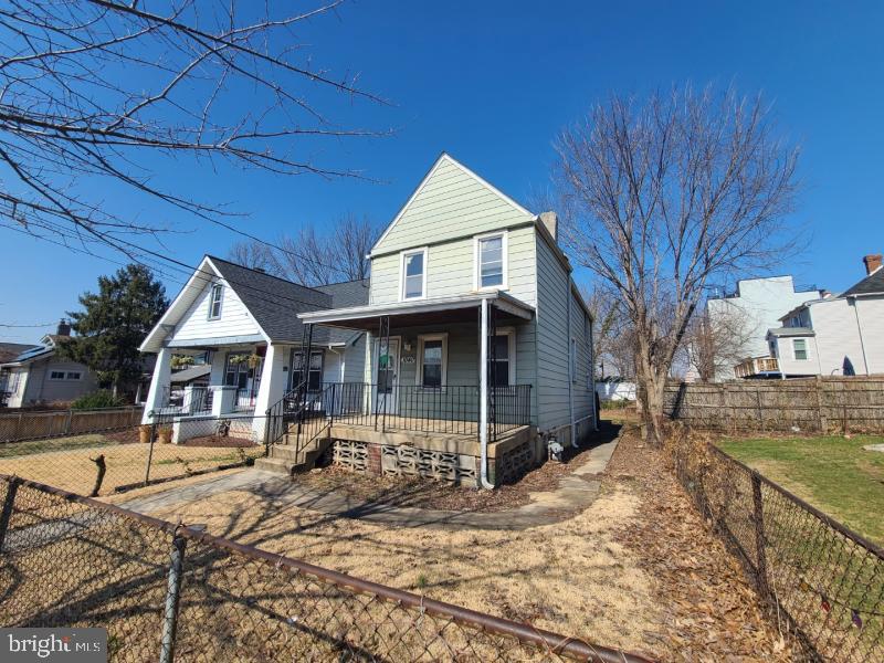 1040 EVARTS STREET NE