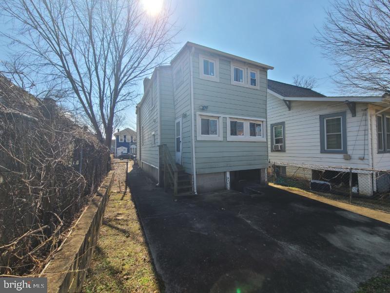 1040 EVARTS STREET NE