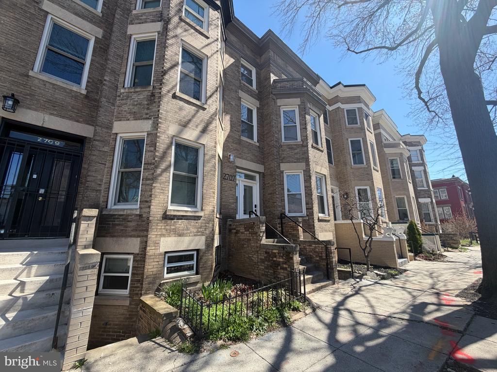2707 11TH - 1 STREET NW