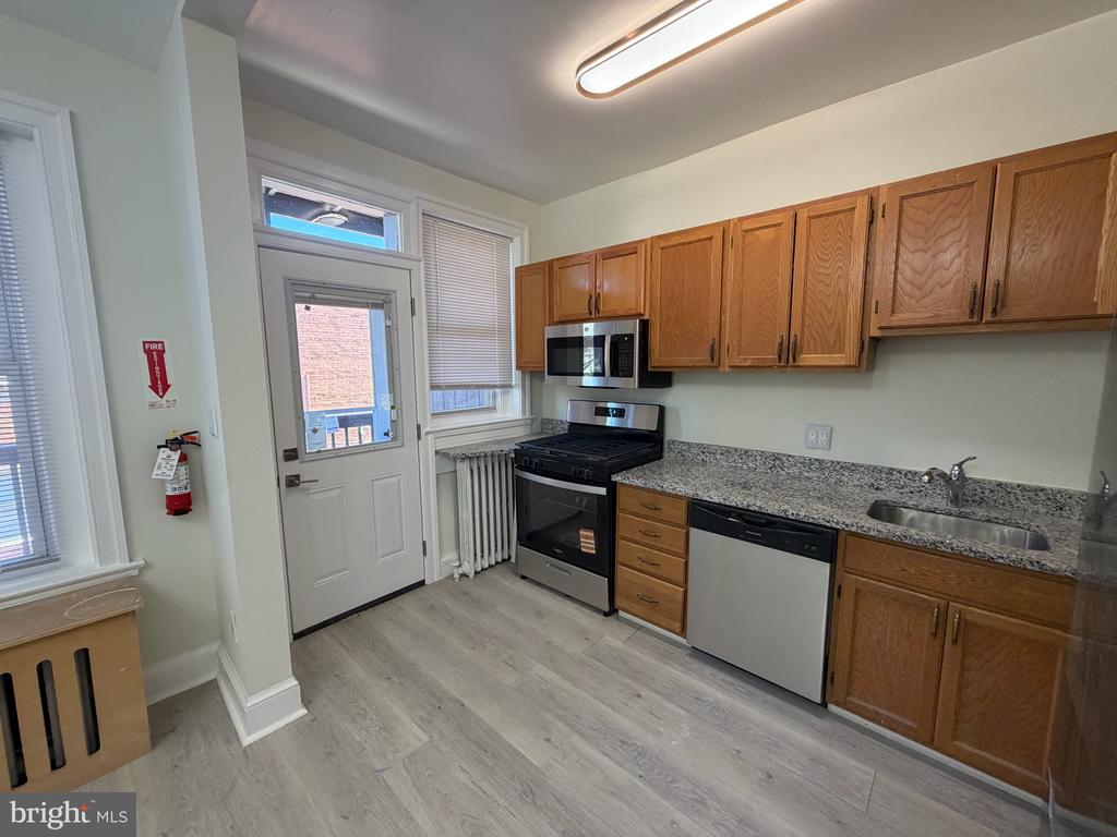2707 11TH - 1 STREET NW