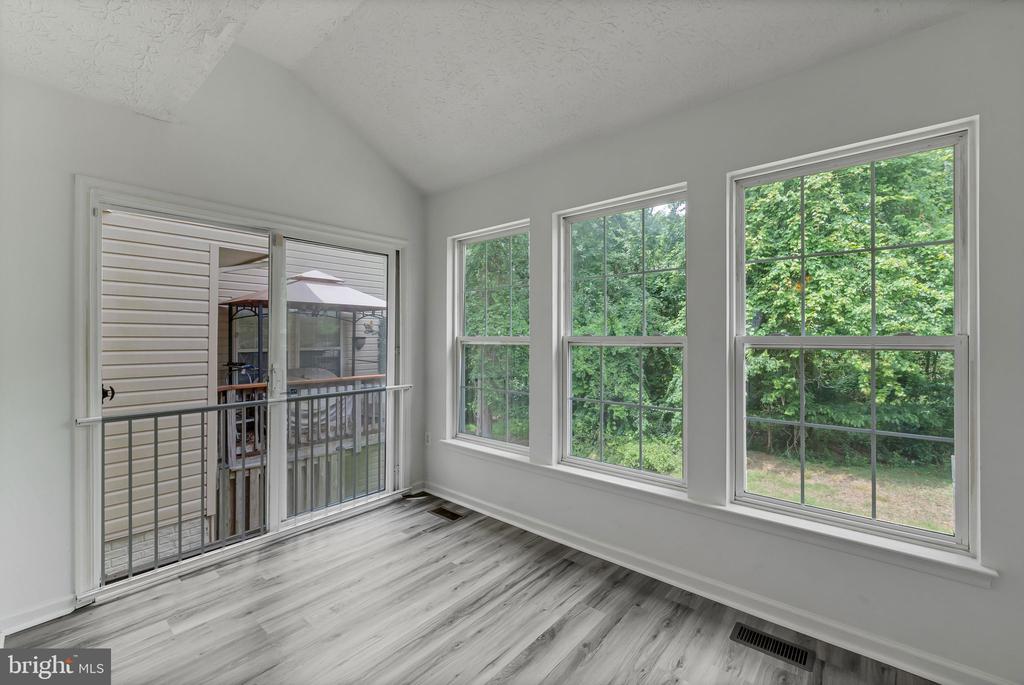 1716 BARNWOOD COURT
