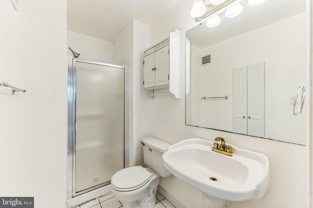 1716 BARNWOOD COURT
