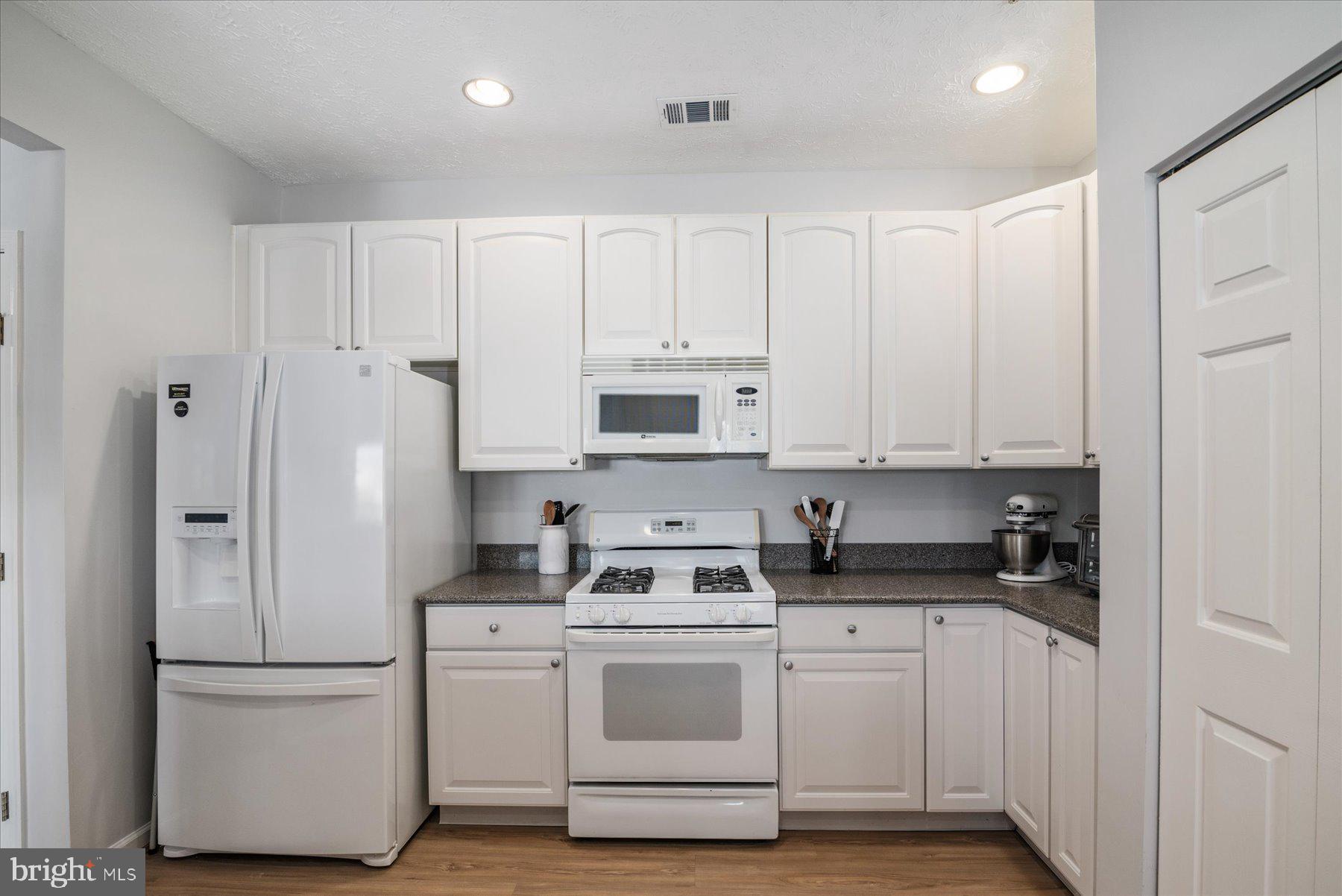 2503 AMBER ORCHARD COURT W 304