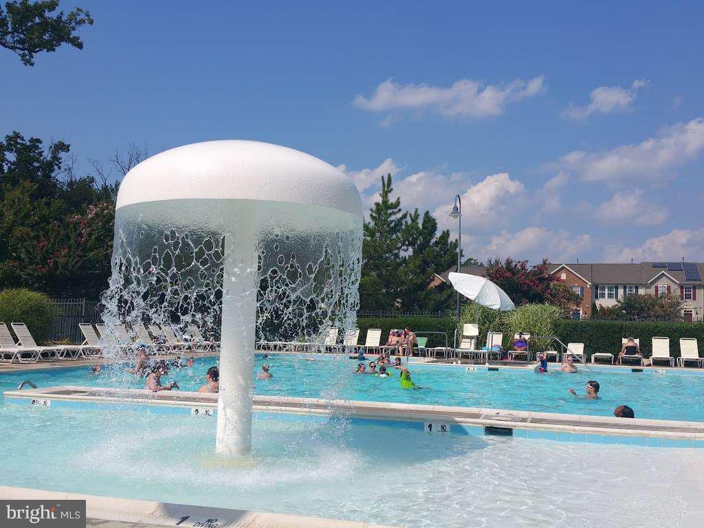 2503 AMBER ORCHARD COURT W 304