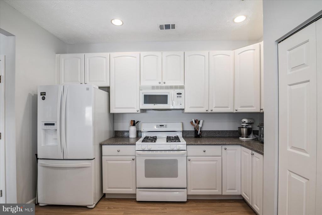 2503 AMBER ORCHARD COURT W 304