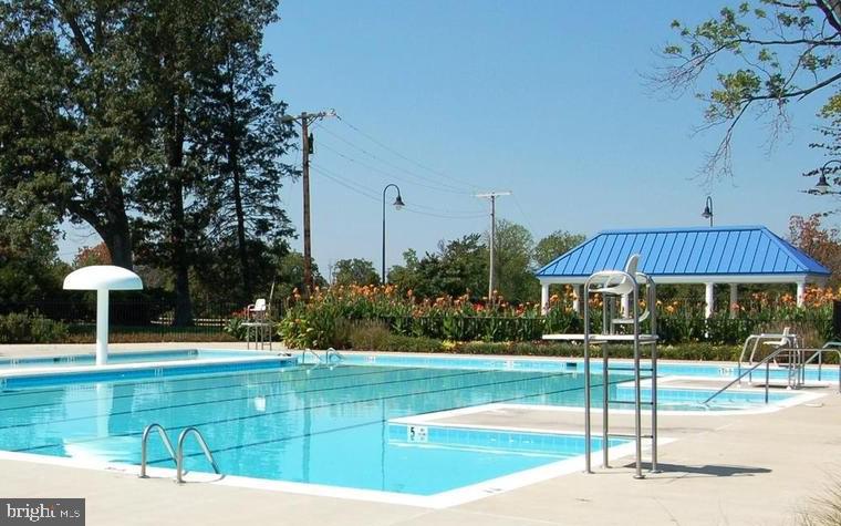 2503 AMBER ORCHARD COURT W 304