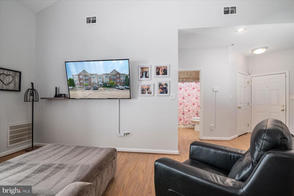 2503 AMBER ORCHARD COURT W 304