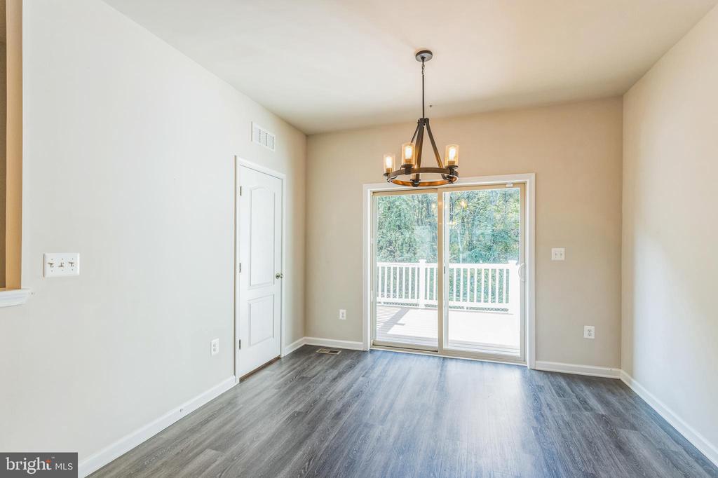 8225 HOLLOW COURT