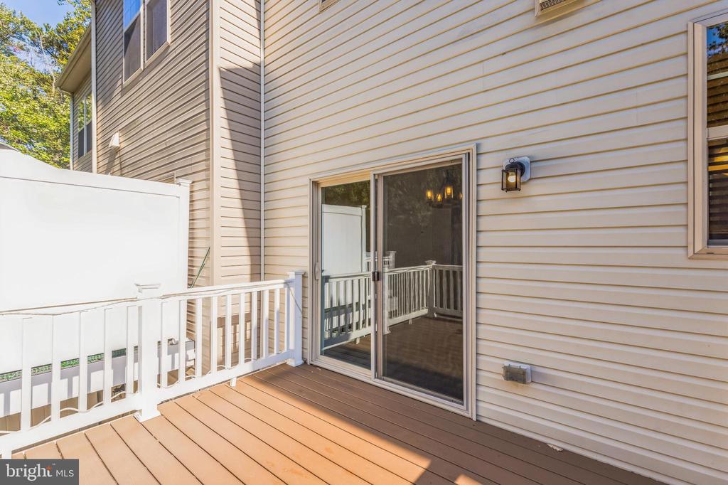 8225 HOLLOW COURT
