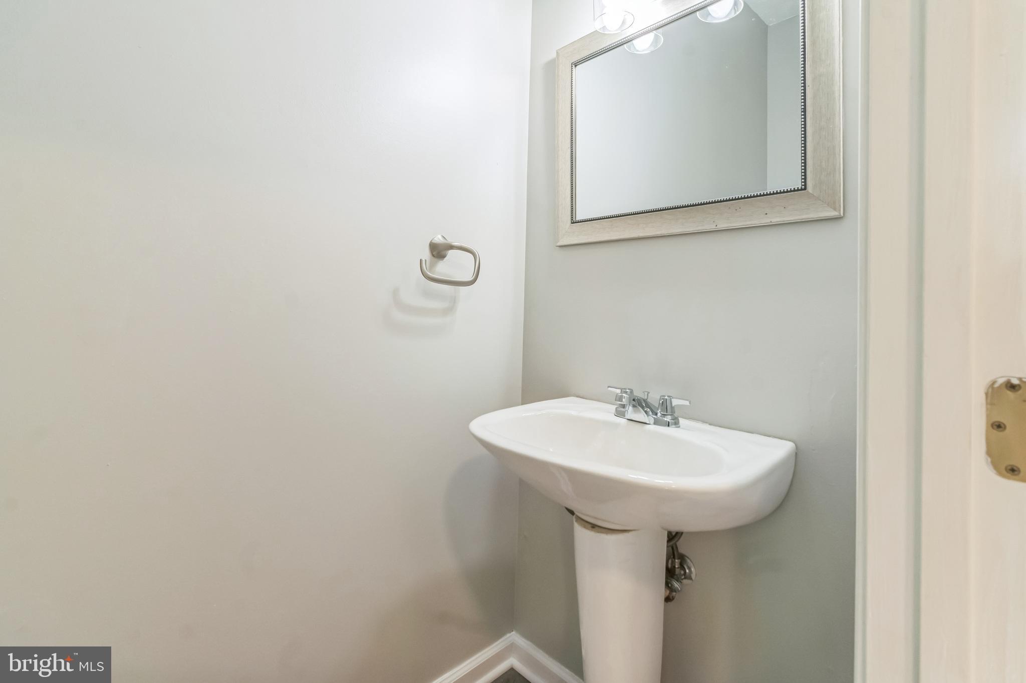 8362 FINCHLEIGH STREET