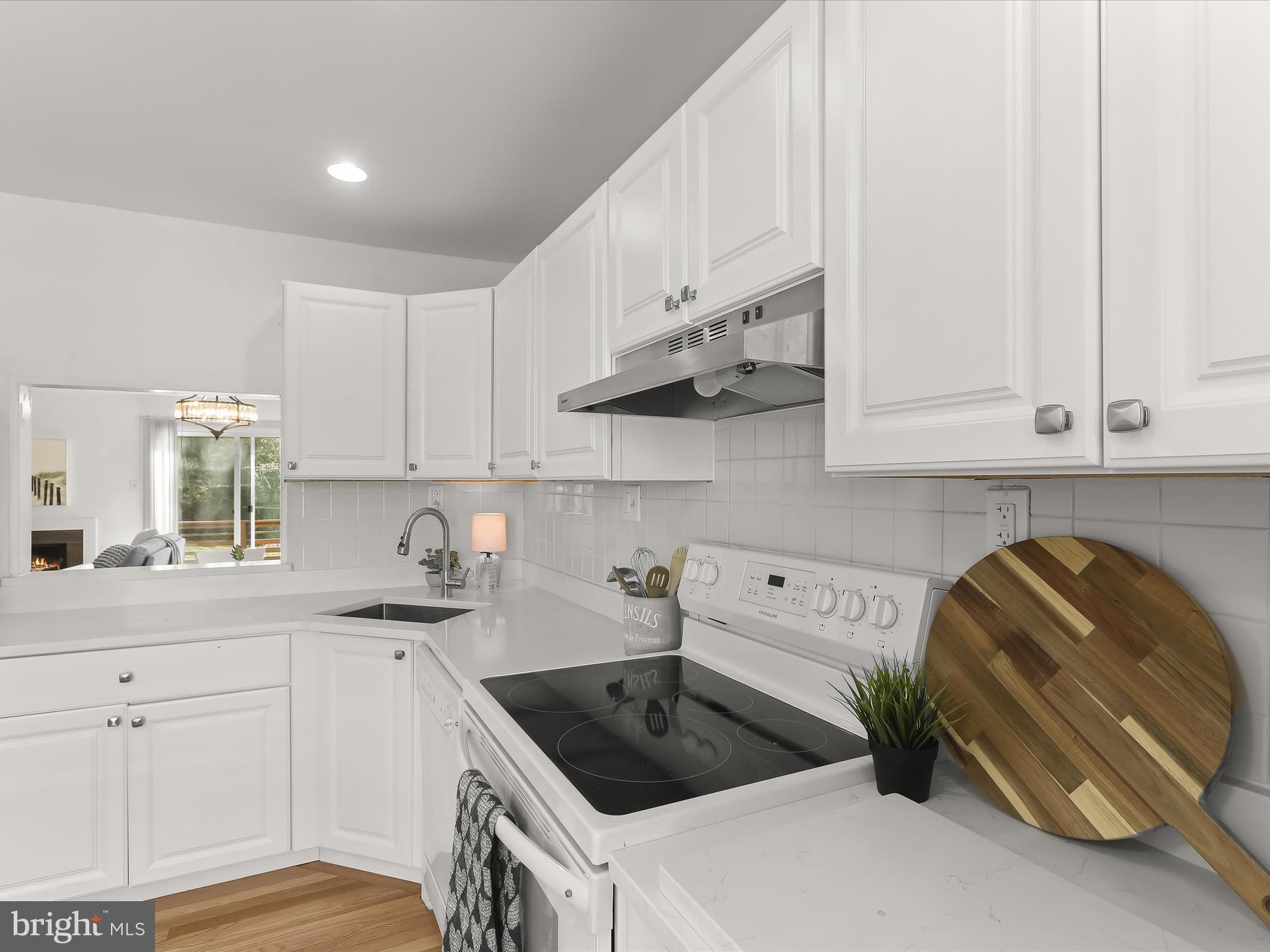 1217 HESSELIUS COURT