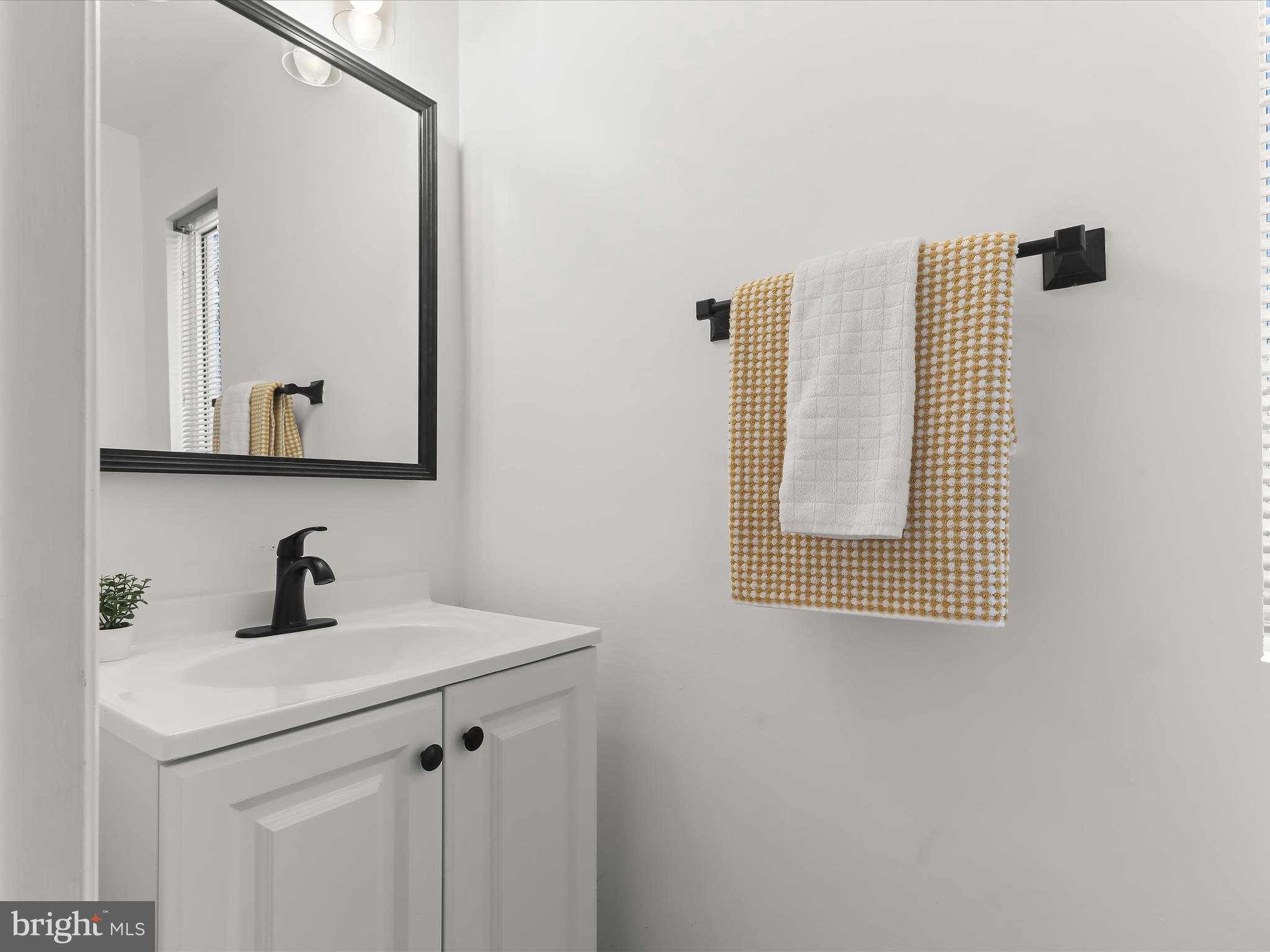 1217 HESSELIUS COURT