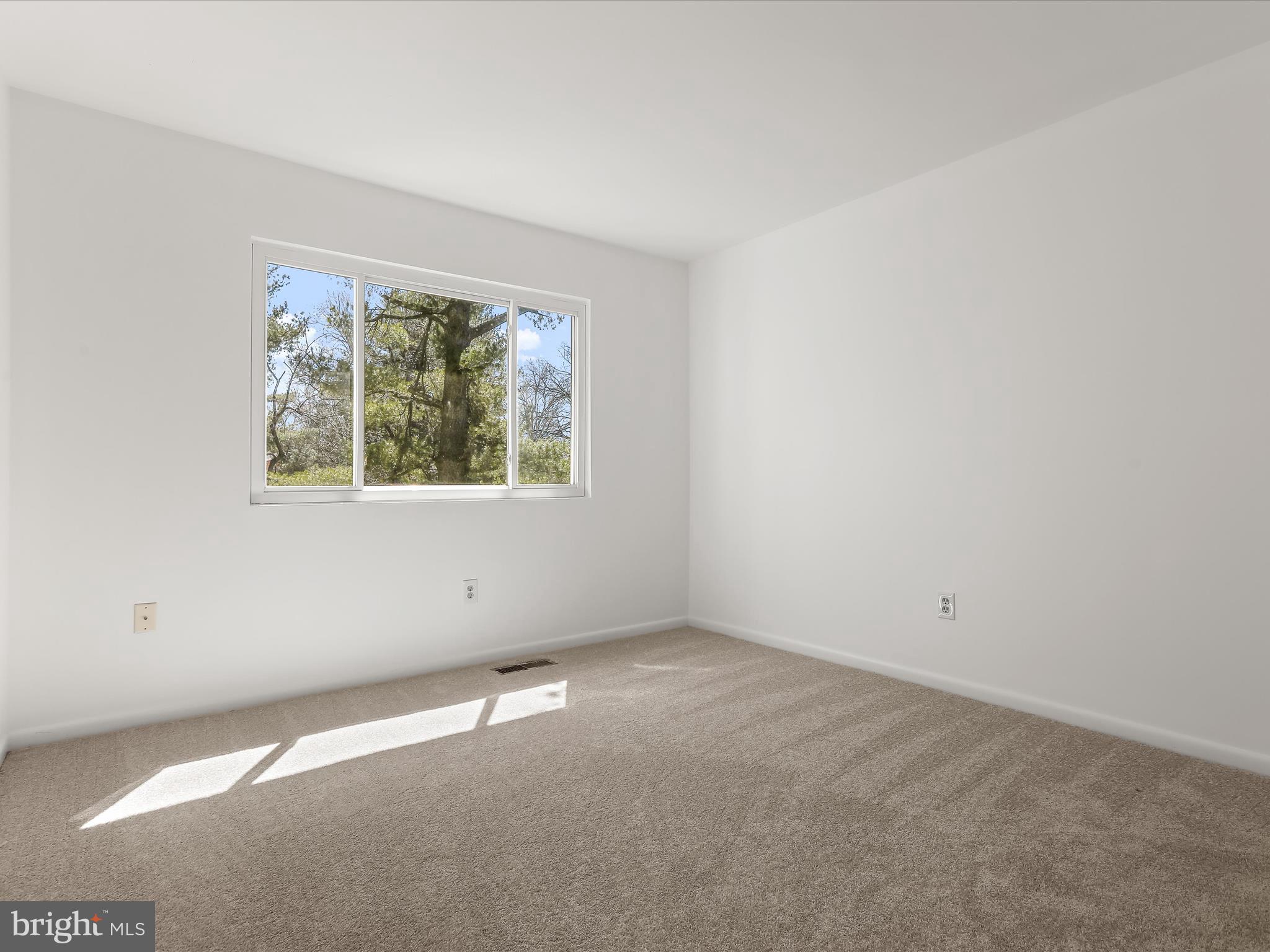 1217 HESSELIUS COURT