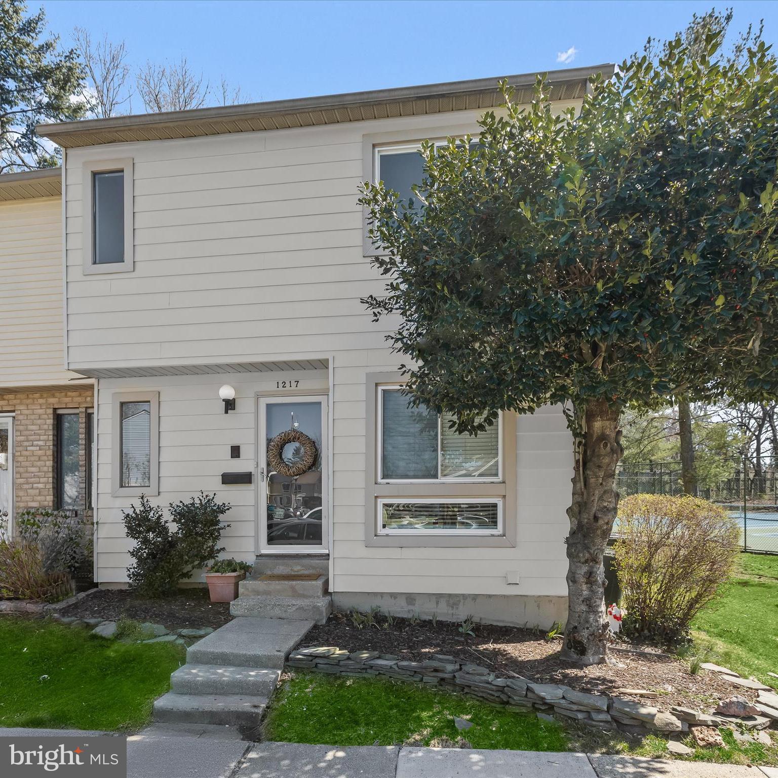 1217 HESSELIUS COURT