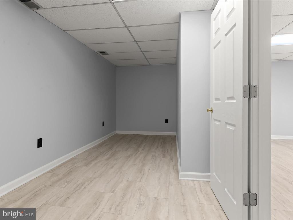 1217 HESSELIUS COURT