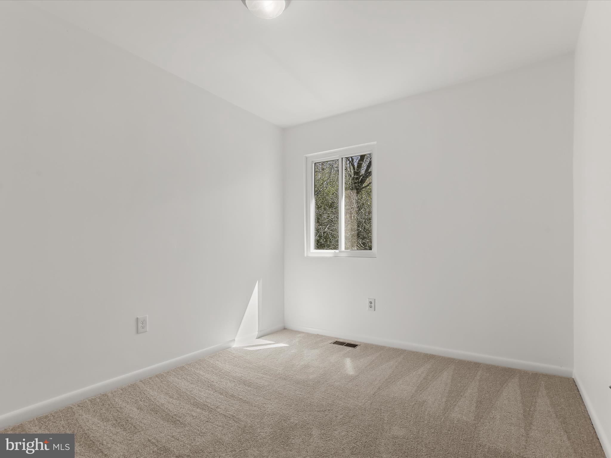 1217 HESSELIUS COURT