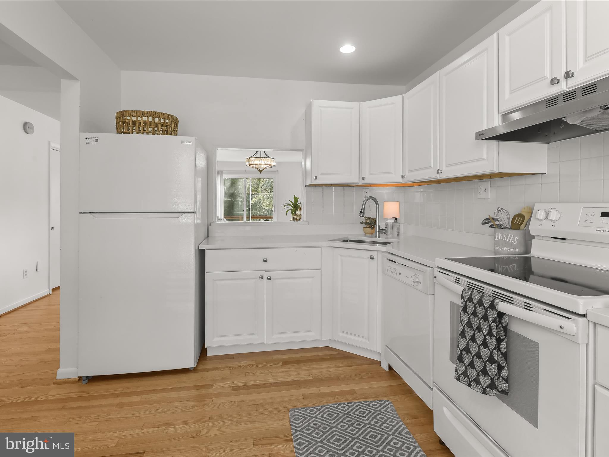 1217 HESSELIUS COURT