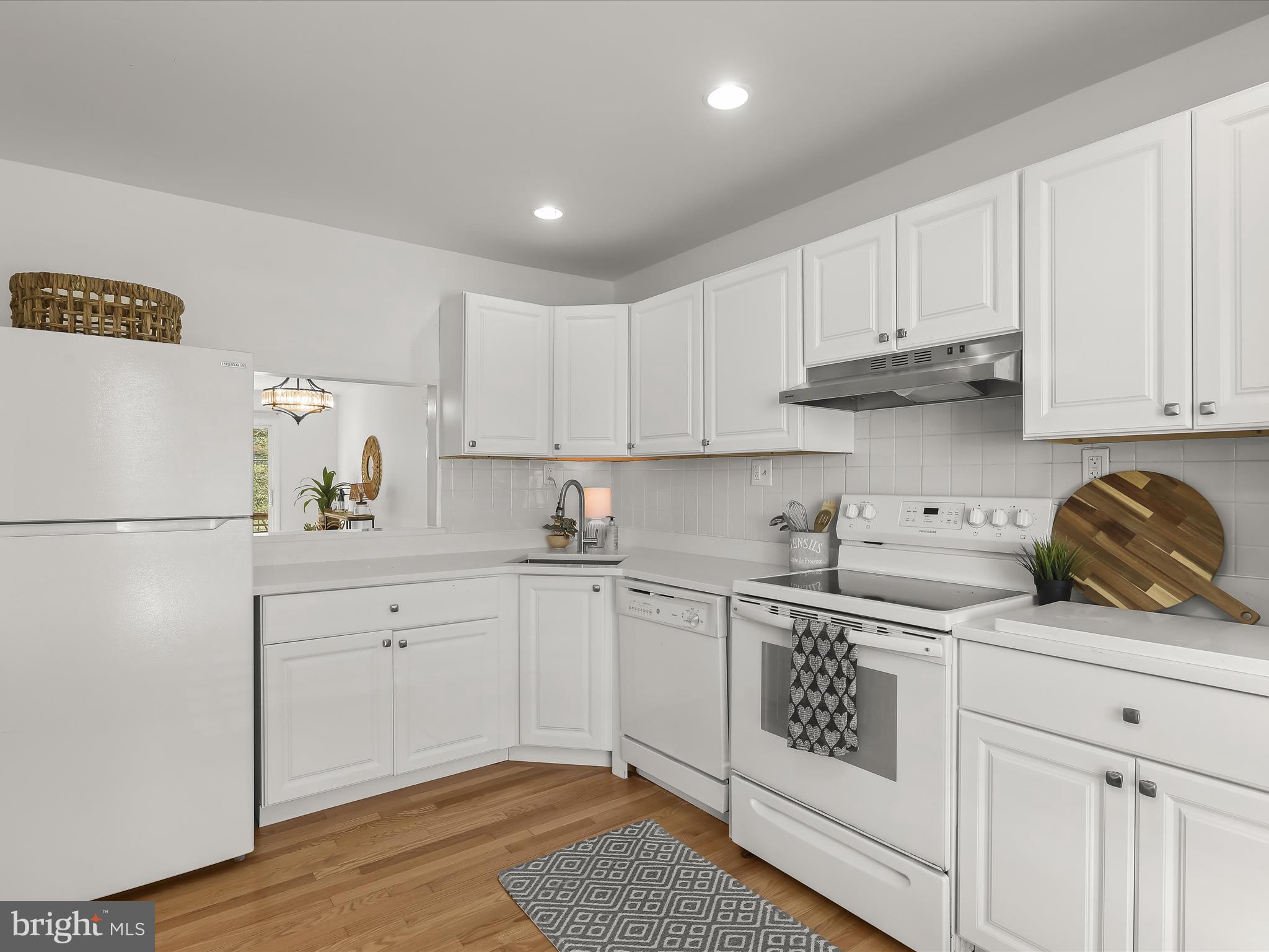 1217 HESSELIUS COURT