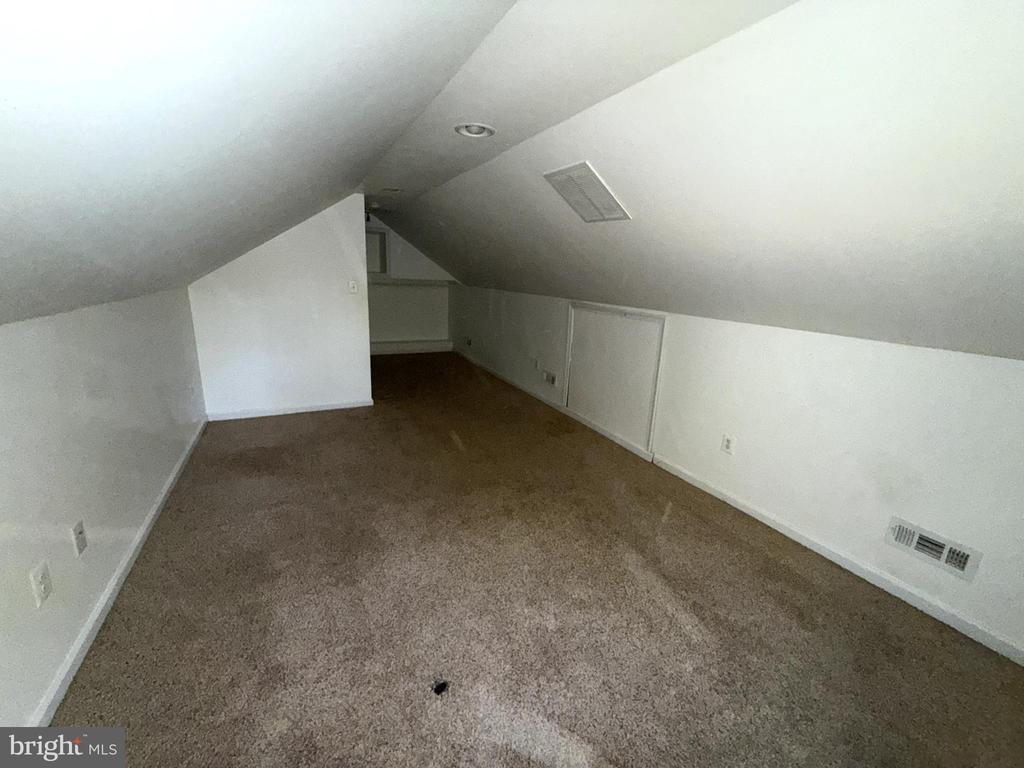 215 SYCAMORE