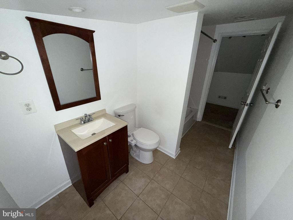 215 SYCAMORE