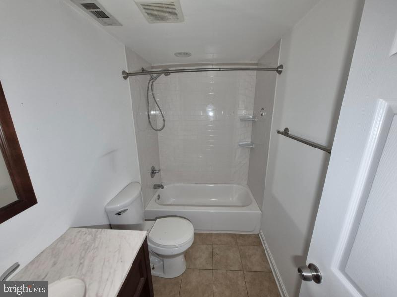 215 SYCAMORE