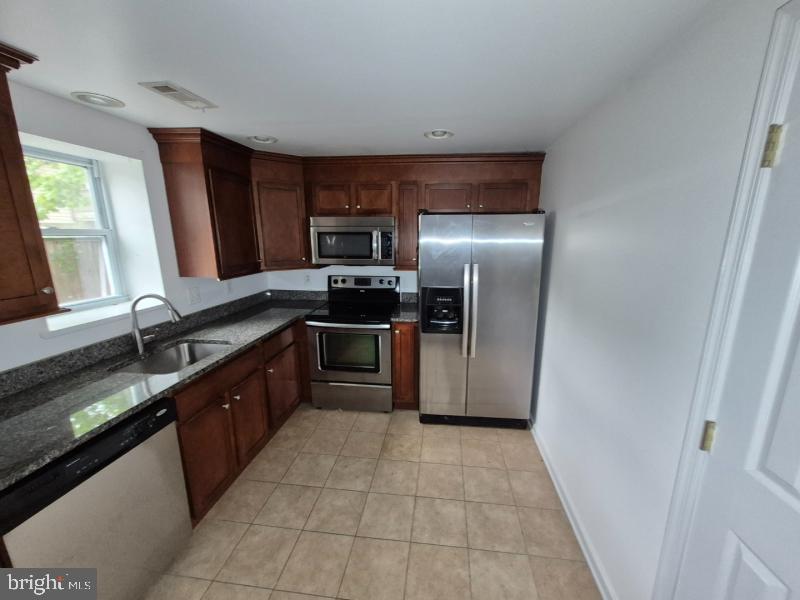 215 SYCAMORE