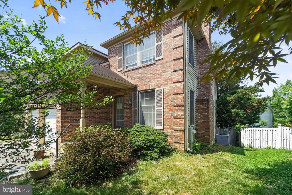 8204 ELKWOOD COURT