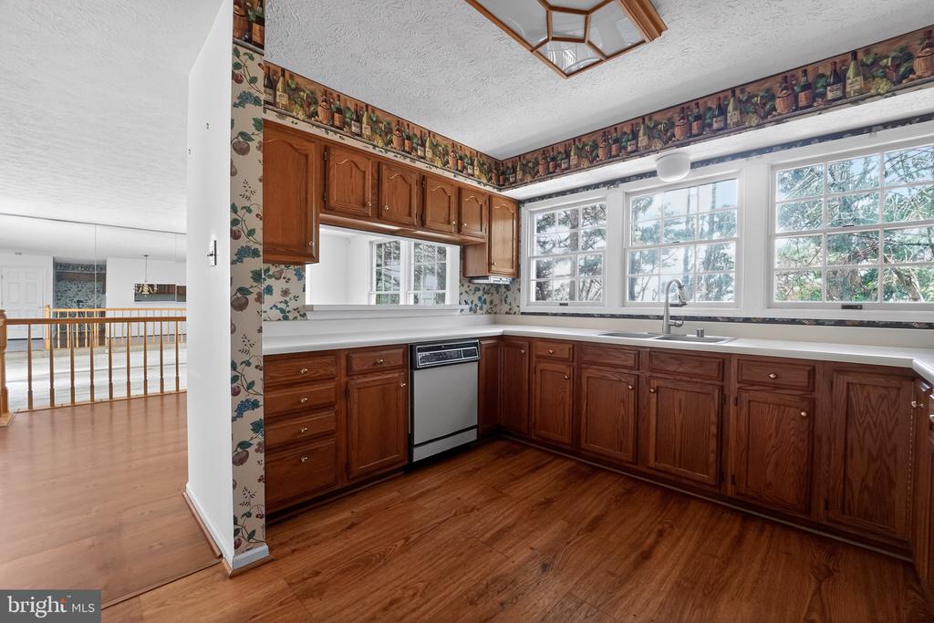 8204 ELKWOOD COURT