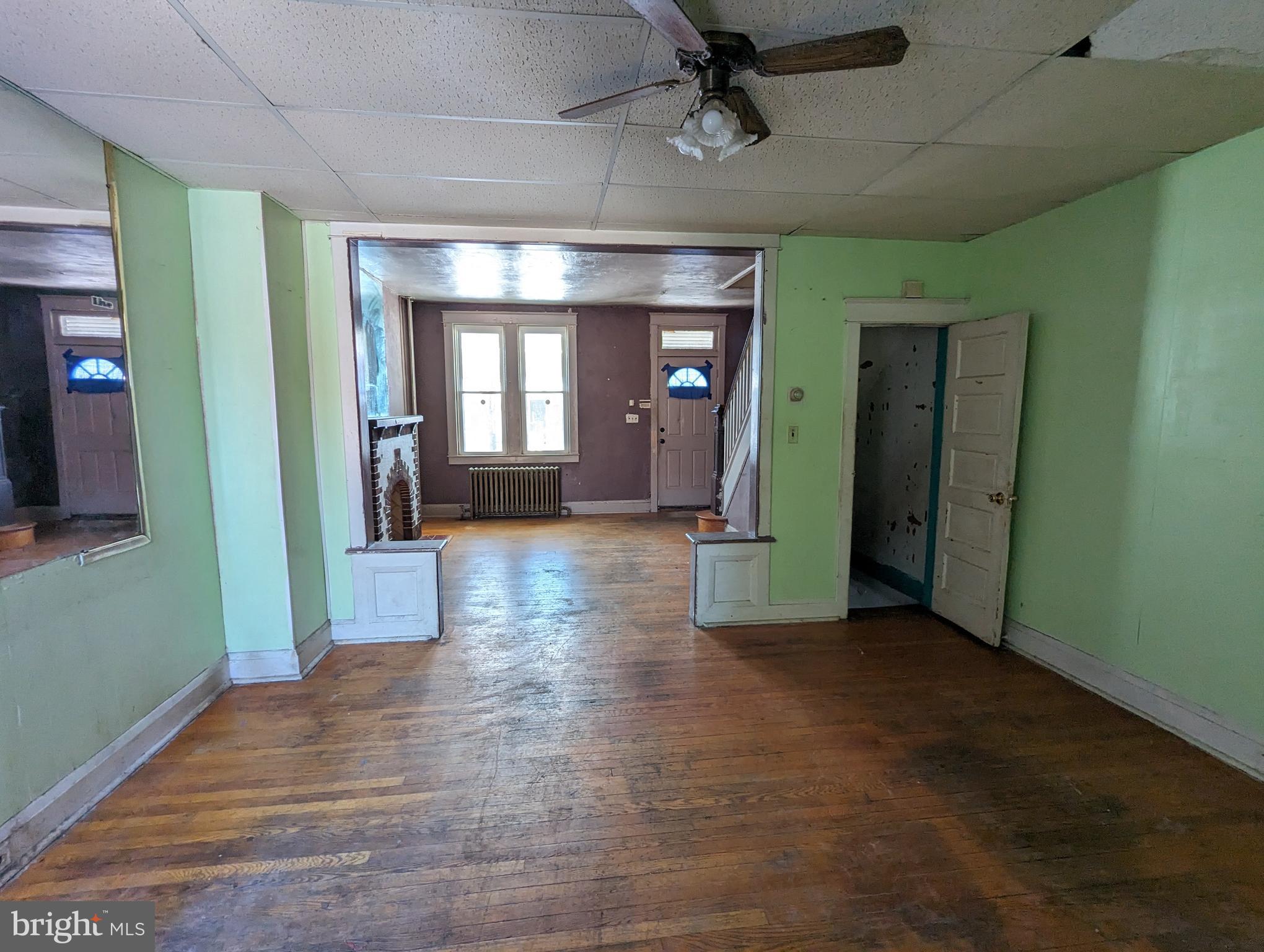 1205 N ELLWOOD AVENUE