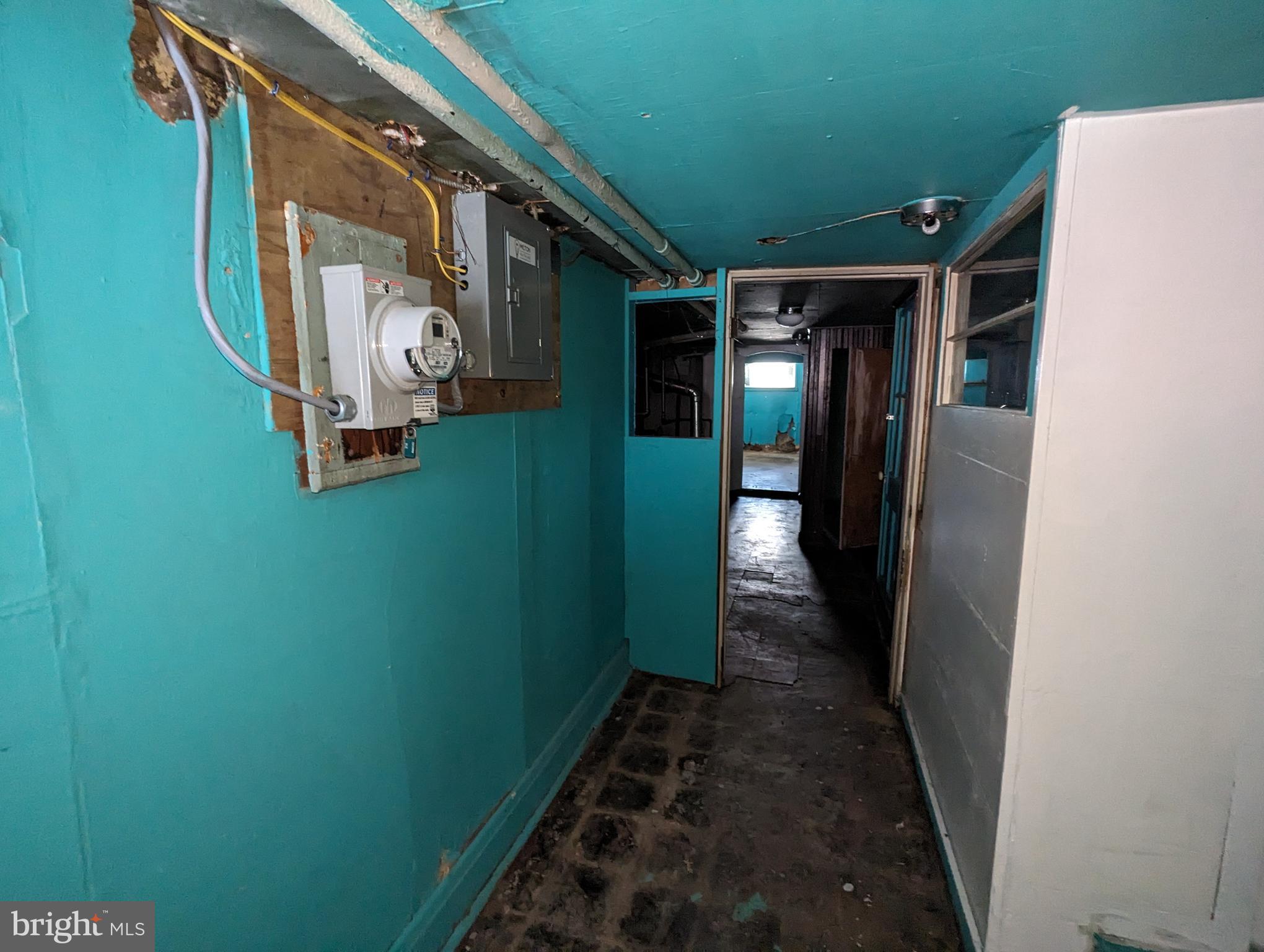 1205 N ELLWOOD AVENUE