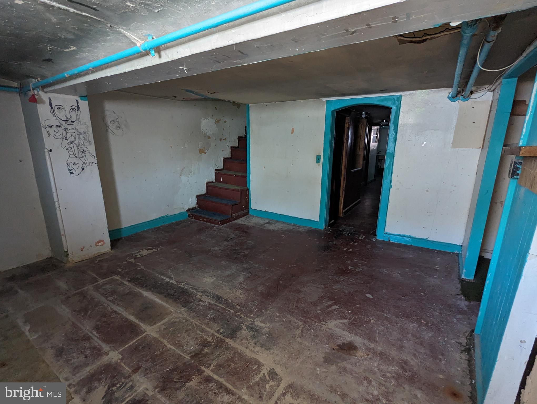 1205 N ELLWOOD AVENUE