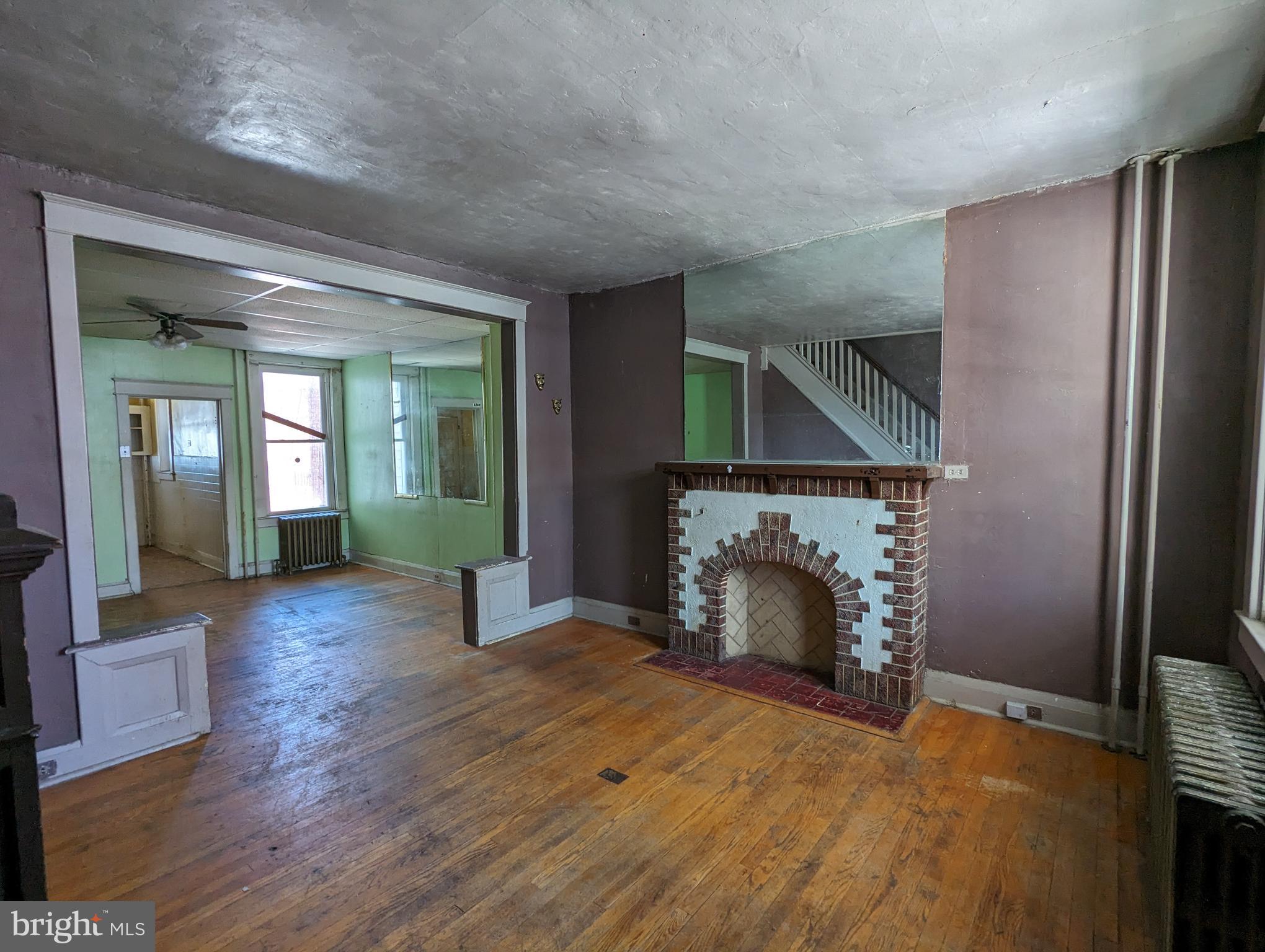 1205 N ELLWOOD AVENUE