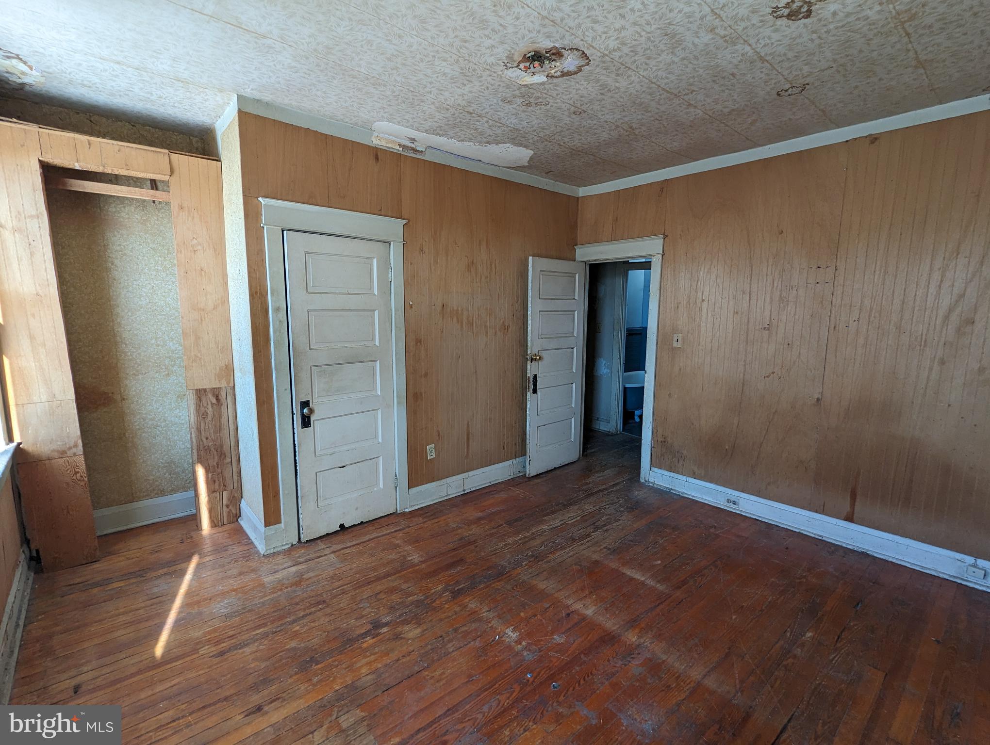 1205 N ELLWOOD AVENUE