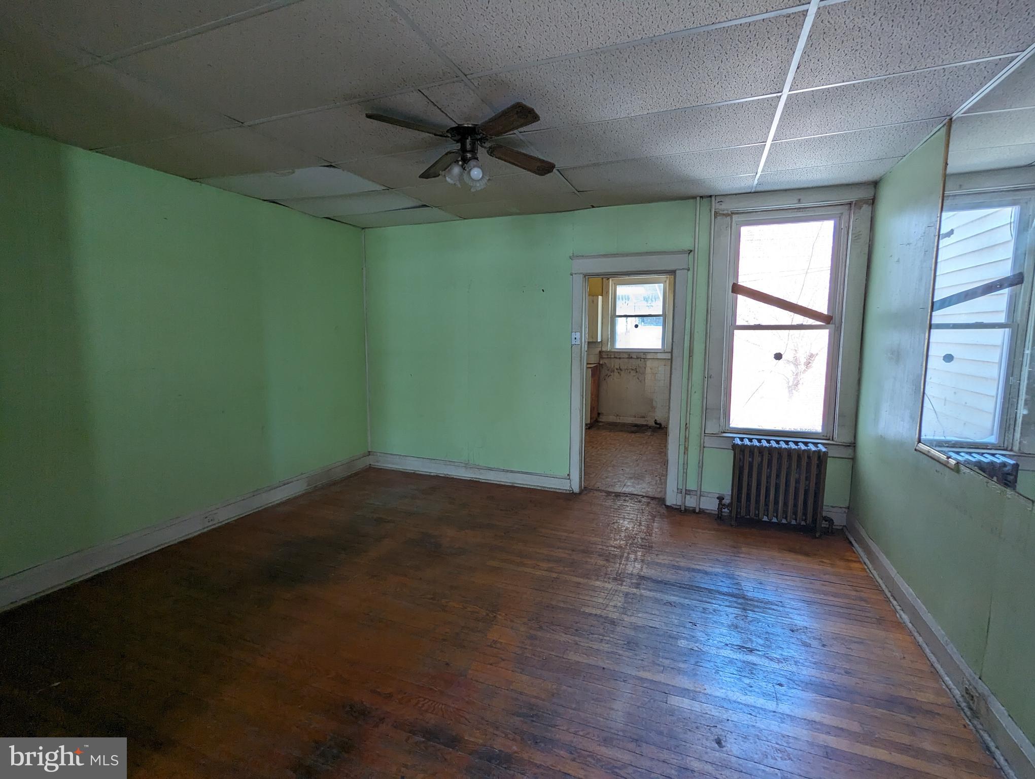 1205 N ELLWOOD AVENUE